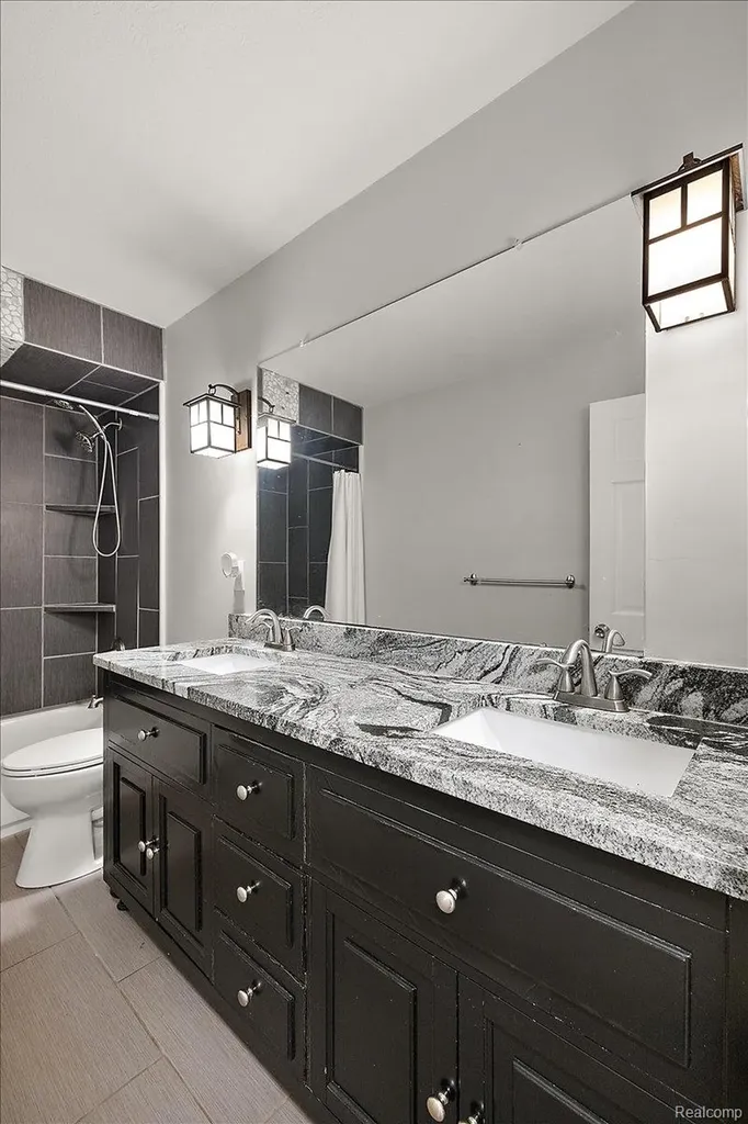 7291 Parkwood Drive Tyrone Township MI 48430