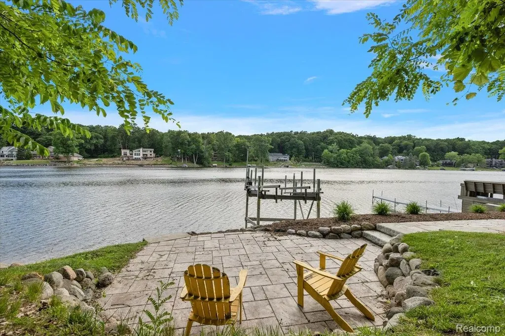 7291 Parkwood Drive Tyrone Township MI 48430