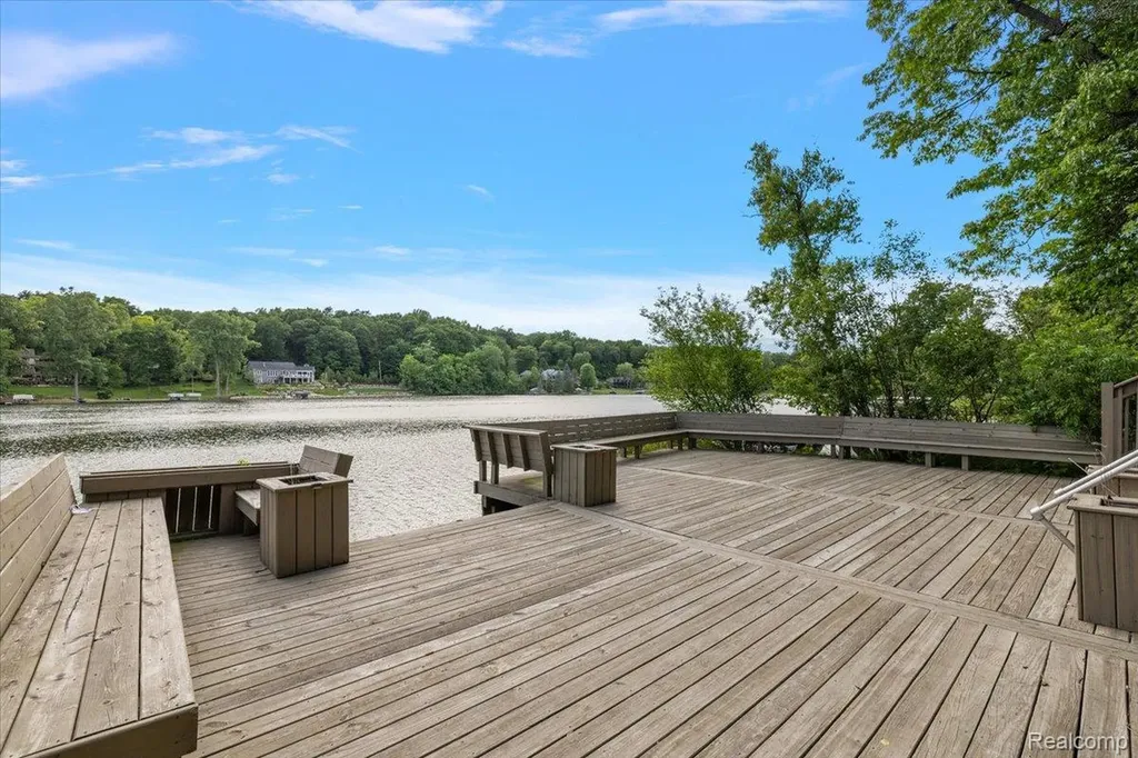 7291 Parkwood Drive Tyrone Township MI 48430