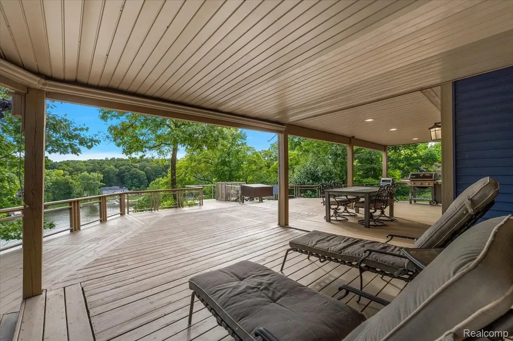 7291 Parkwood Drive Tyrone Township MI 48430