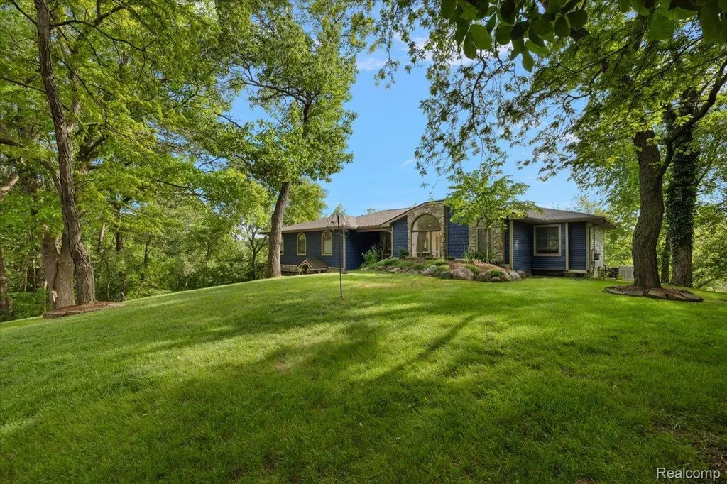 7291 Parkwood Drive Tyrone Township MI 48430