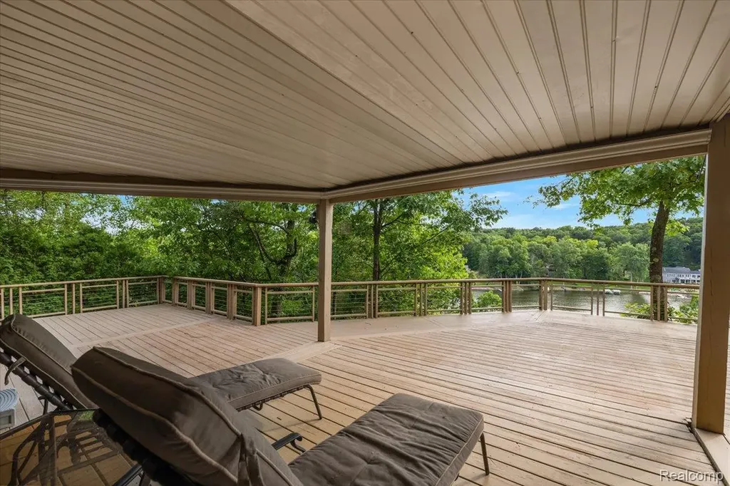 7291 Parkwood Drive Tyrone Township MI 48430