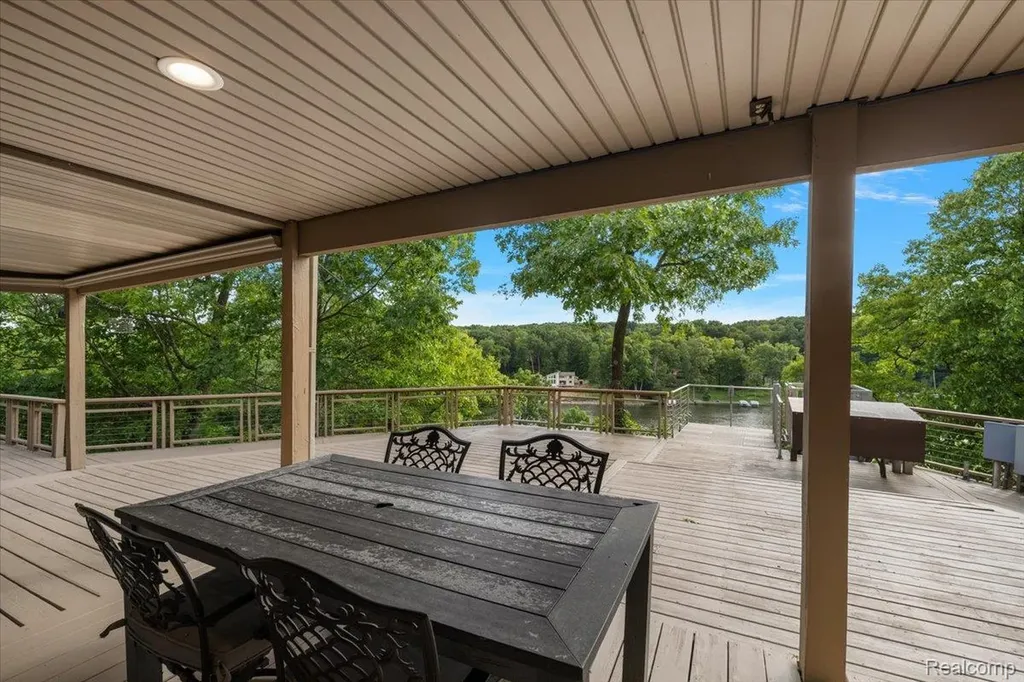 7291 Parkwood Drive Tyrone Township MI 48430