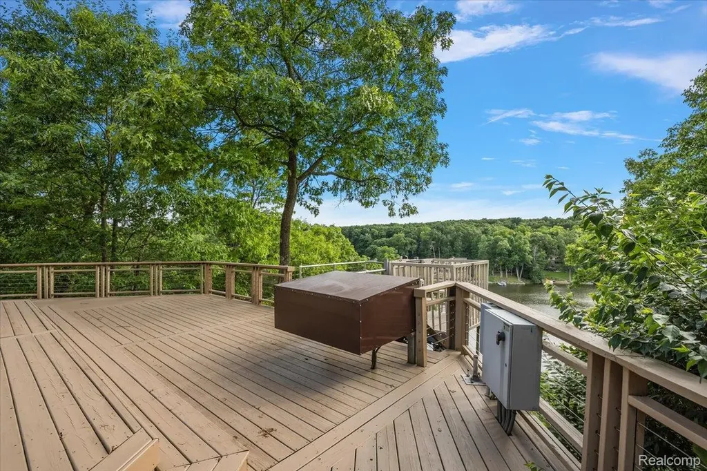 7291 Parkwood Drive Tyrone Township MI 48430