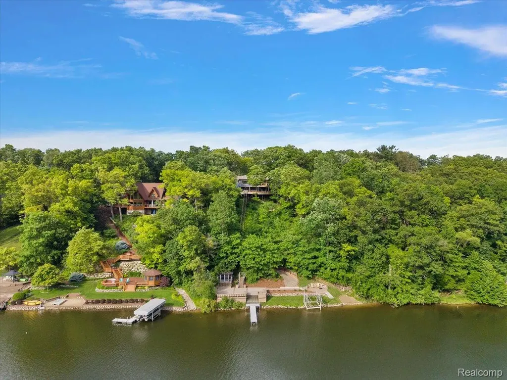 7291 Parkwood Drive Tyrone Township MI 48430