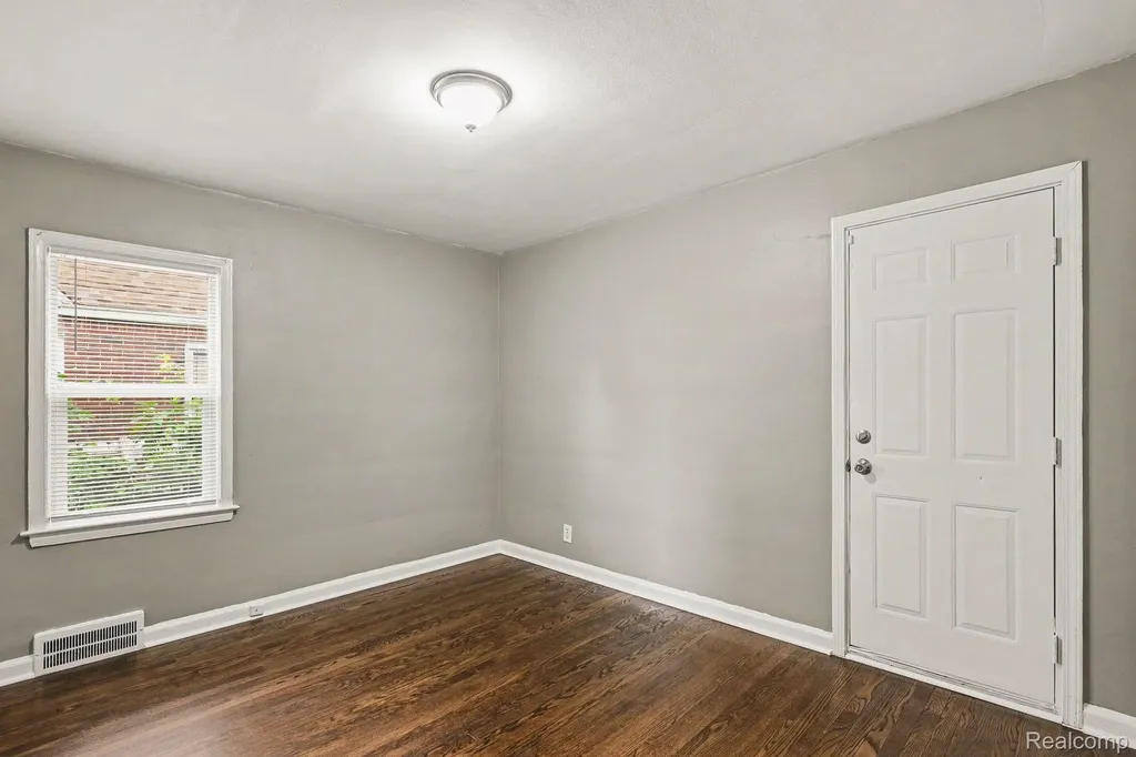 11081 Courville Street Detroit City MI 48224