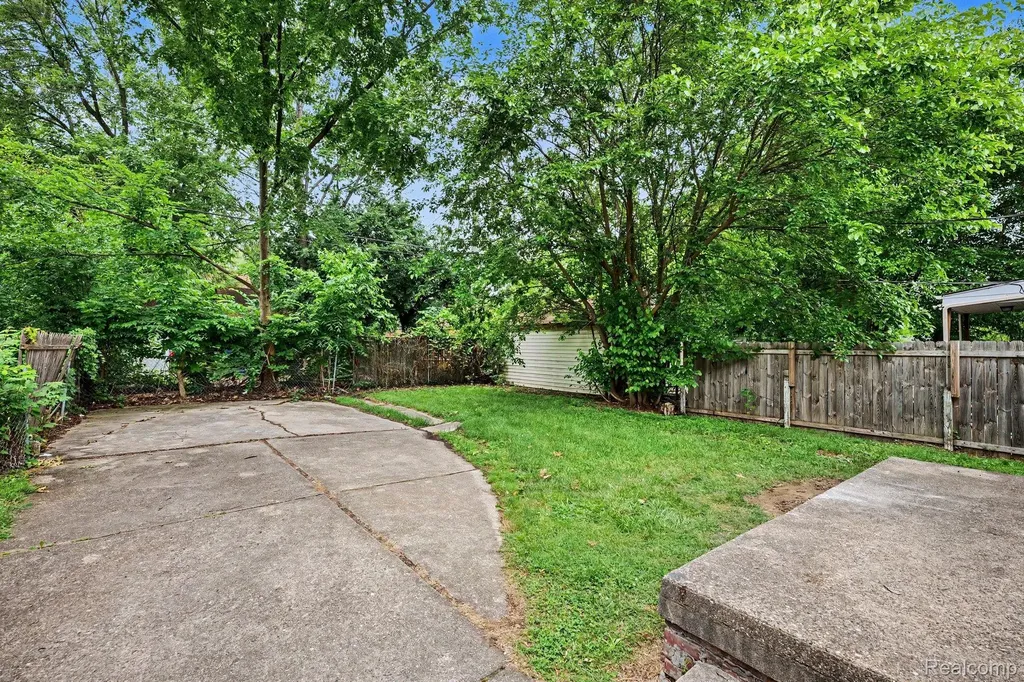 11081 Courville Street Detroit City MI 48224