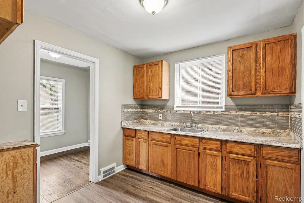11081 Courville Street Detroit City MI 48224