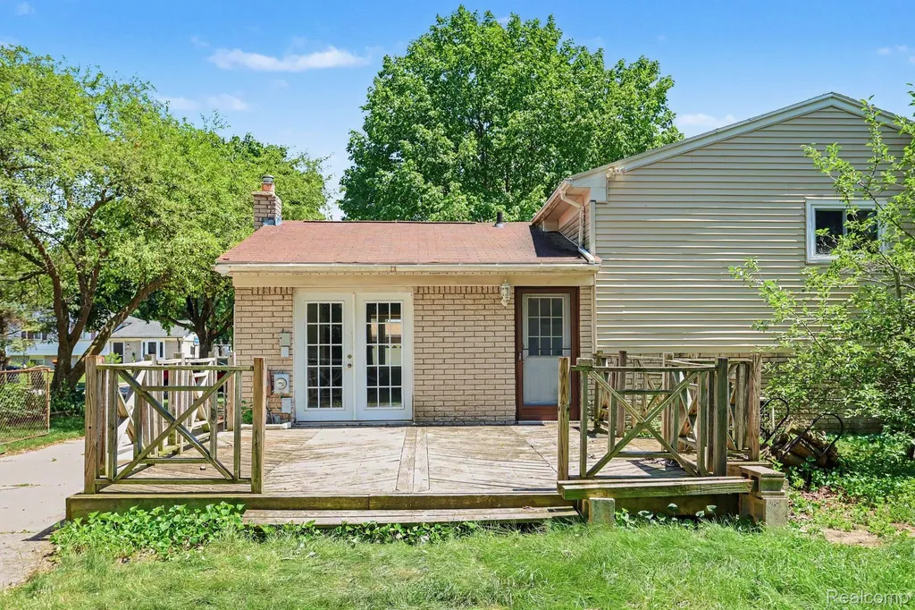 43171 Hartwick Drive Sterling Heights City MI 48313
