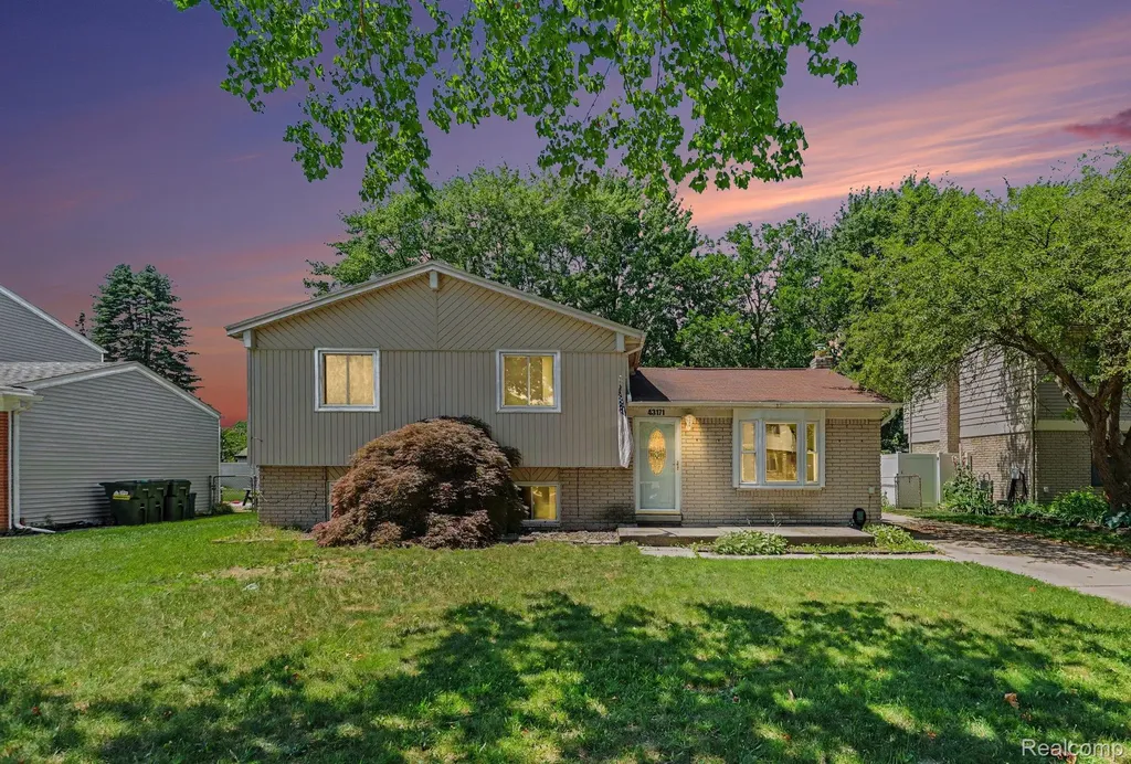 43171 Hartwick Drive Sterling Heights City MI 48313