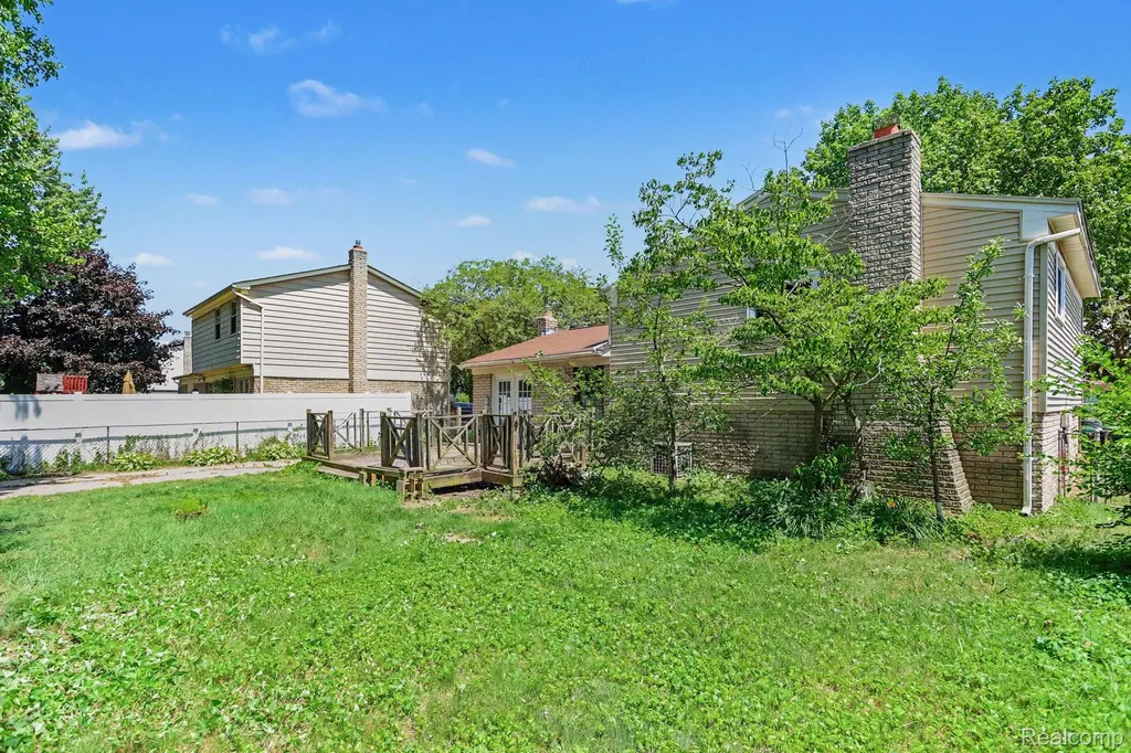 43171 Hartwick Drive Sterling Heights City MI 48313