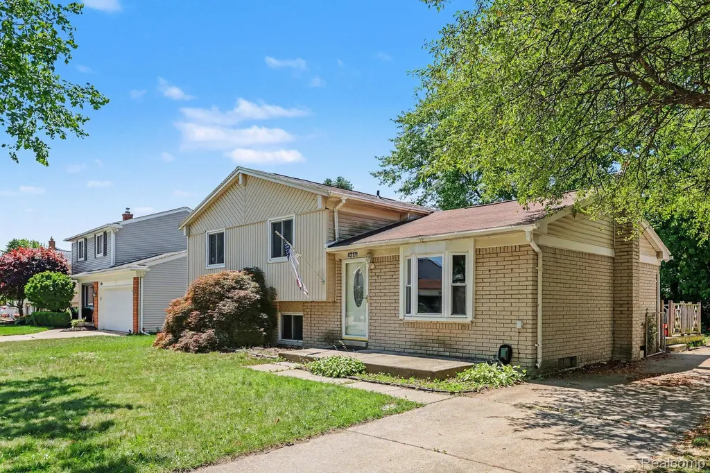 43171 Hartwick Drive Sterling Heights City MI 48313