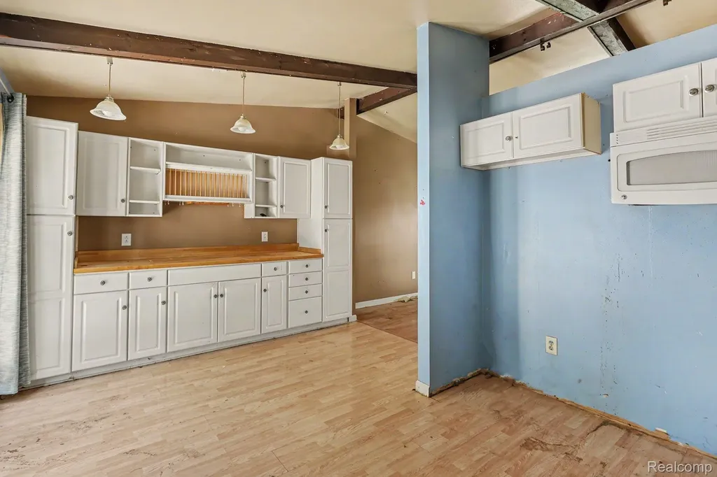 43171 Hartwick Drive Sterling Heights City MI 48313