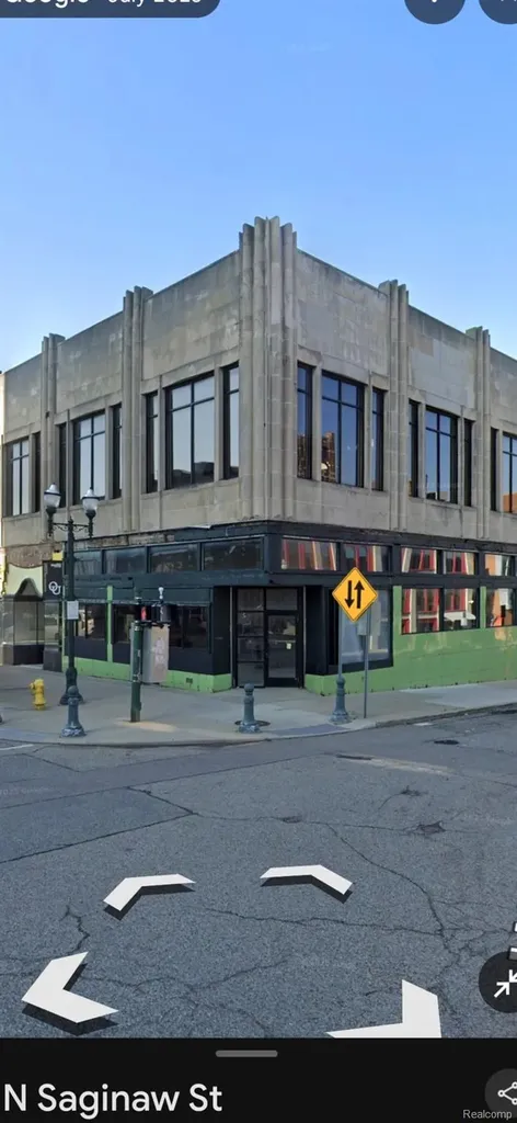 11 W Lawrence Street Pontiac City MI 48342