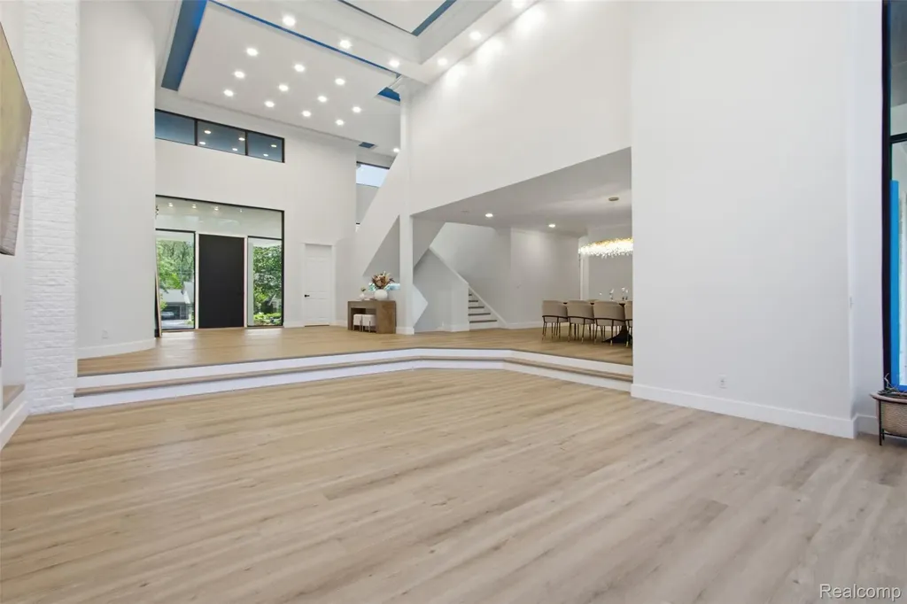 24696 Franklin Park Drive Franklin Village MI 48025
