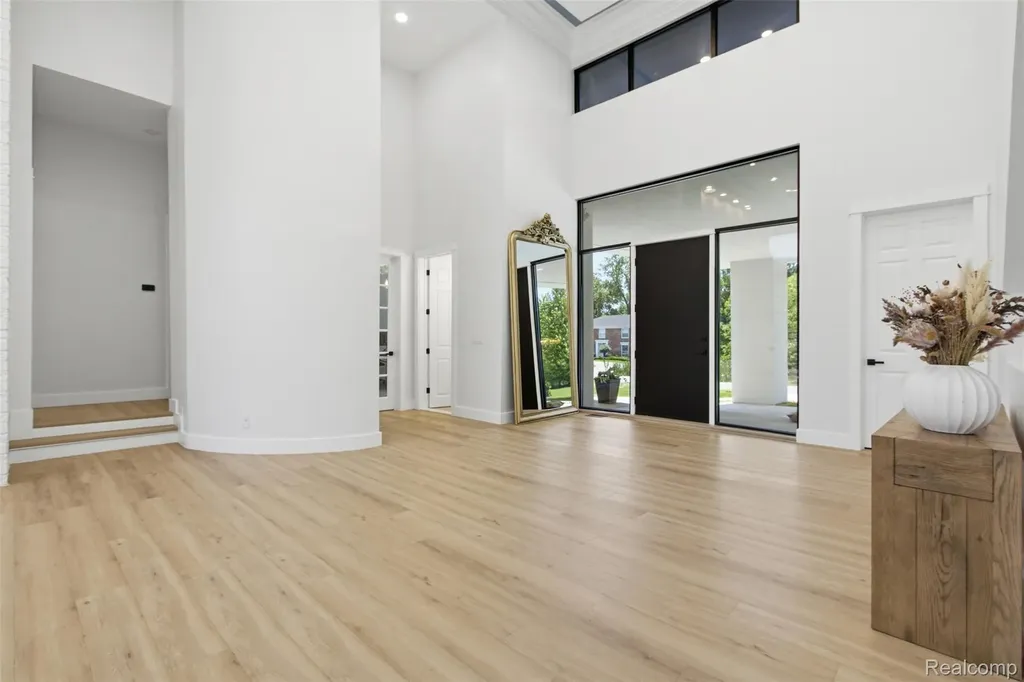 24696 Franklin Park Drive Franklin Village MI 48025