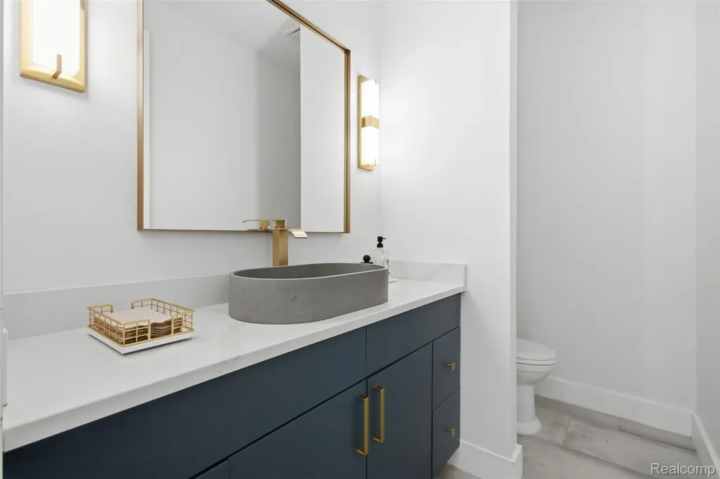 24696 Franklin Park Drive Franklin Village MI 48025