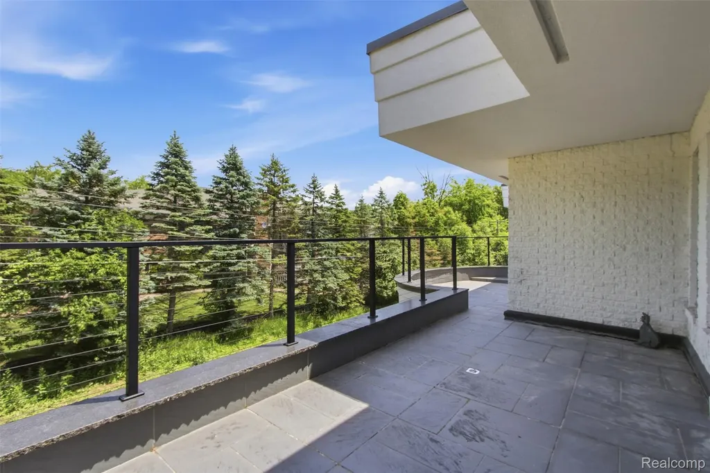 24696 Franklin Park Drive Franklin Village MI 48025