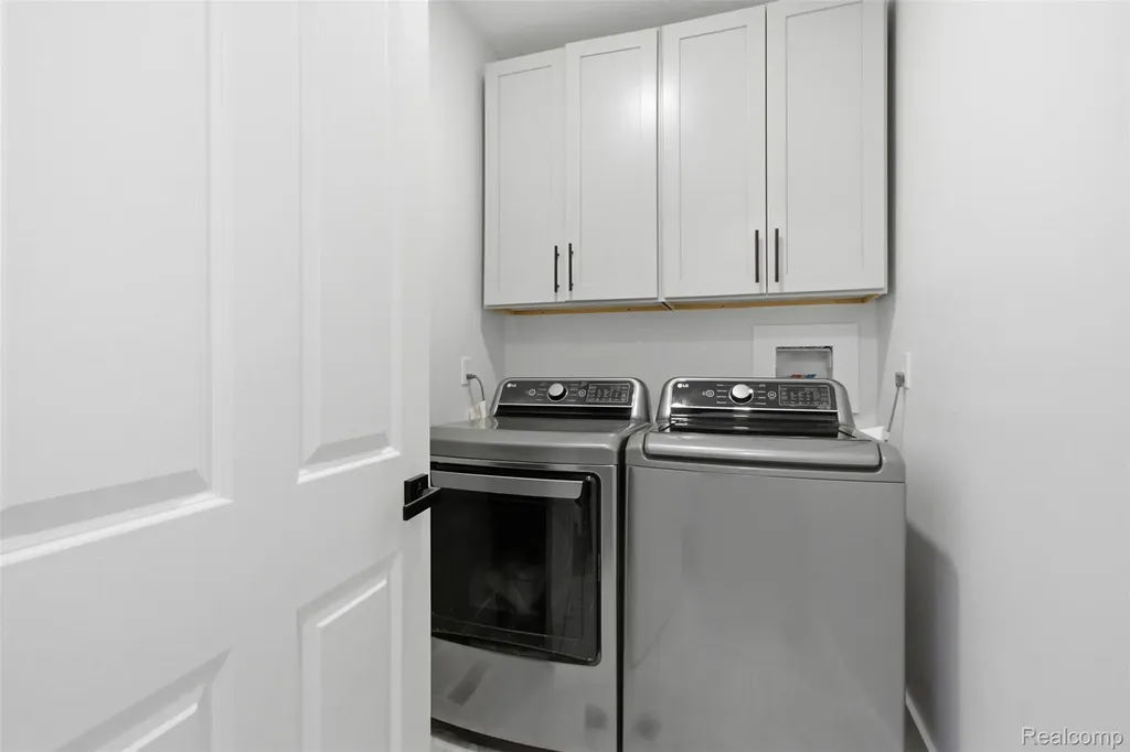 24696 Franklin Park Drive Franklin Village MI 48025