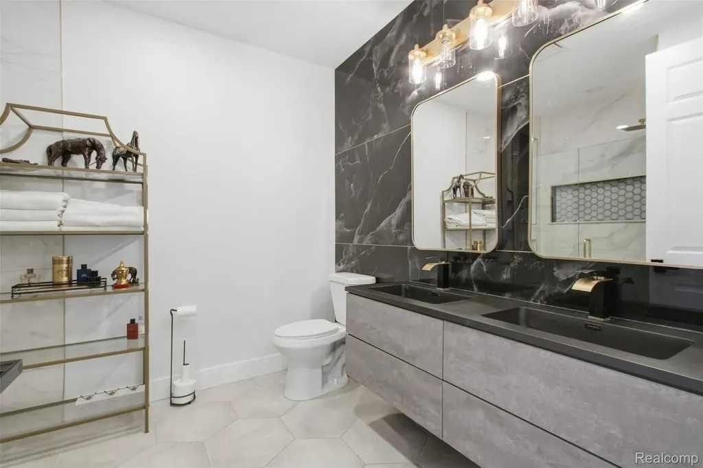 24696 Franklin Park Drive Franklin Village MI 48025
