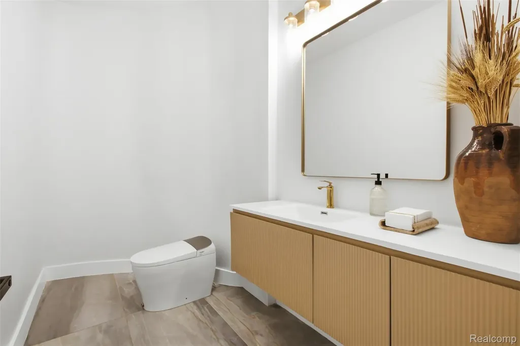 24696 Franklin Park Drive Franklin Village MI 48025