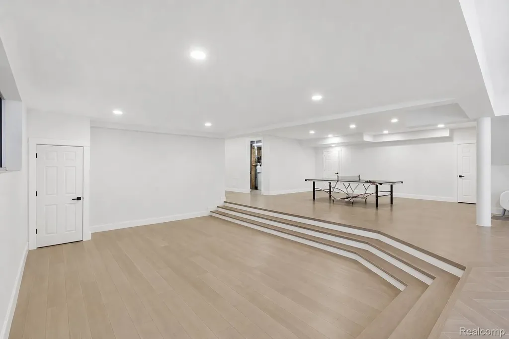 24696 Franklin Park Drive Franklin Village MI 48025