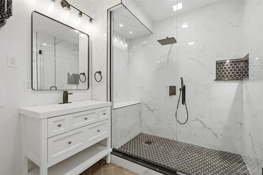 24696 Franklin Park Drive Franklin Village MI 48025