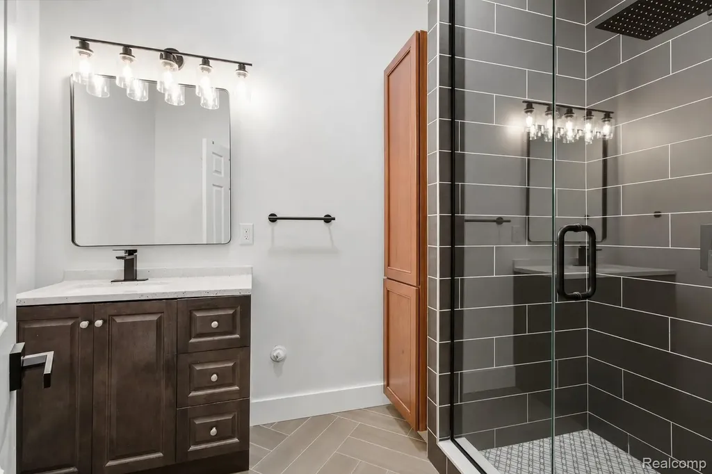 24696 Franklin Park Drive Franklin Village MI 48025