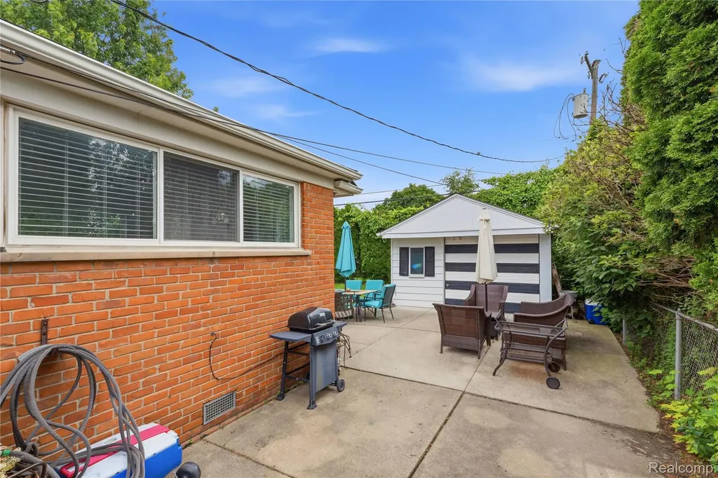 11434 Mayfield Street Livonia City MI 48150