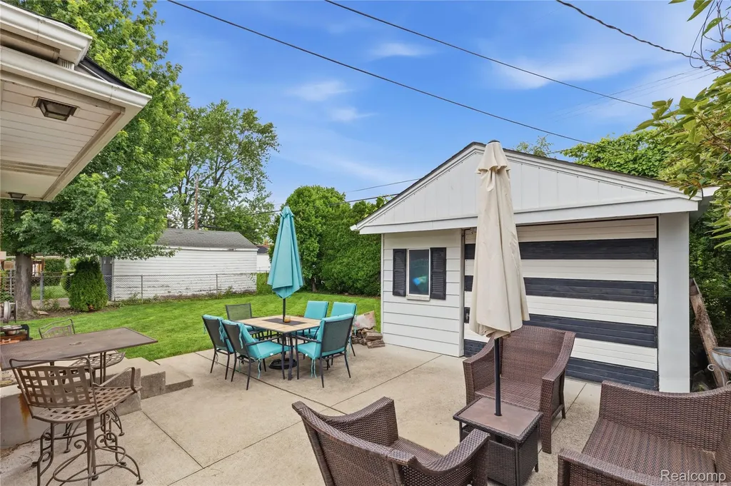 11434 Mayfield Street Livonia City MI 48150
