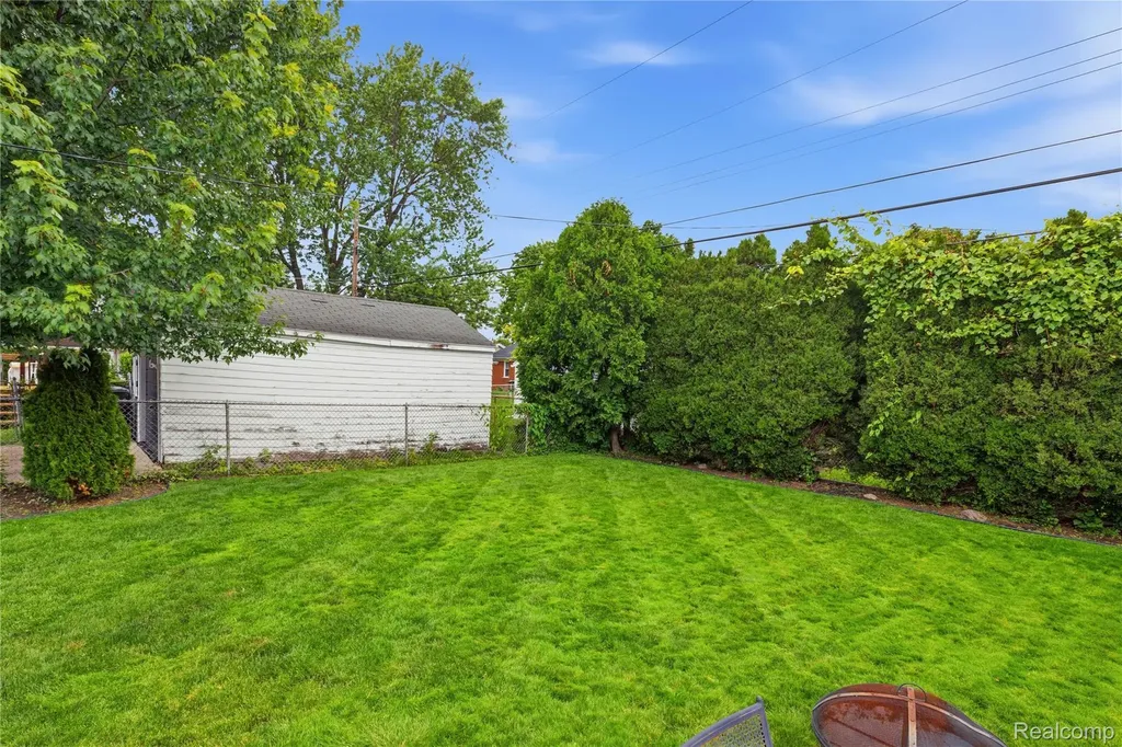 11434 Mayfield Street Livonia City MI 48150