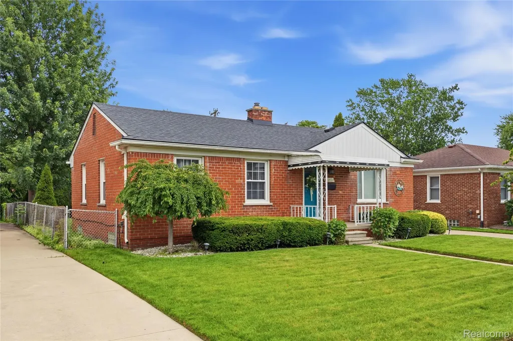 11434 Mayfield Street Livonia City MI 48150