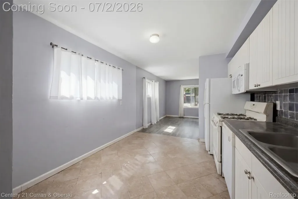 34834 Richard Street Wayne City MI 48184