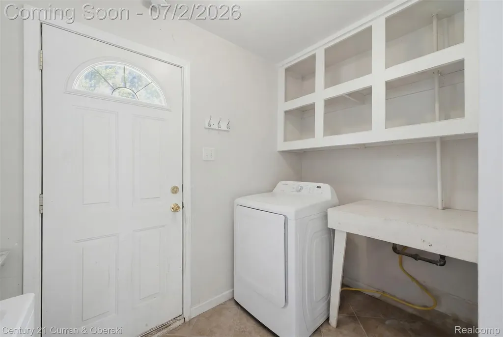 34834 Richard Street Wayne City MI 48184