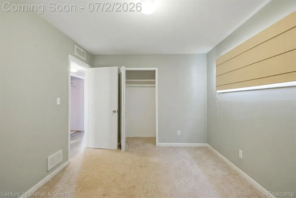 34834 Richard Street Wayne City MI 48184