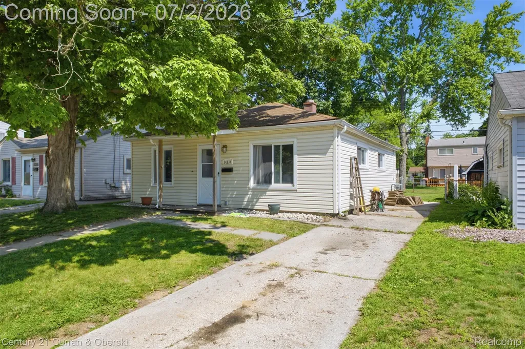 34834 Richard Street Wayne City MI 48184