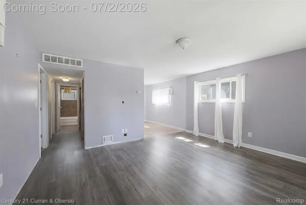 34834 Richard Street Wayne City MI 48184