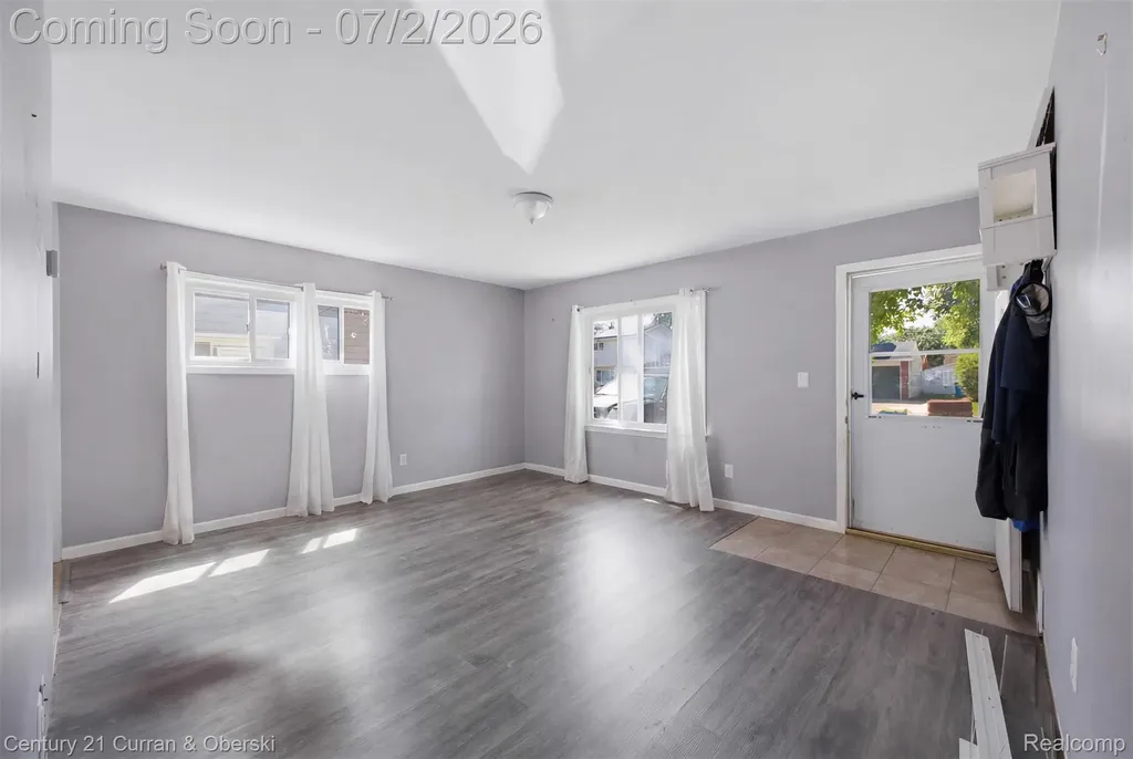 34834 Richard Street Wayne City MI 48184