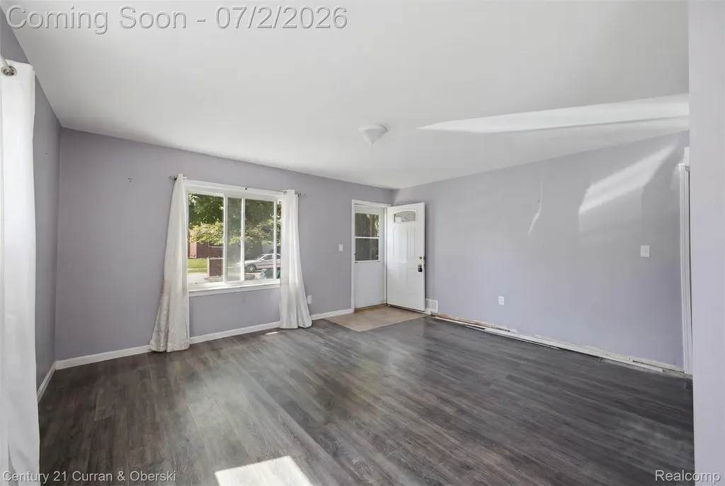 34834 Richard Street Wayne City MI 48184