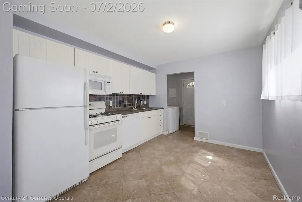 34834 Richard Street Wayne City MI 48184