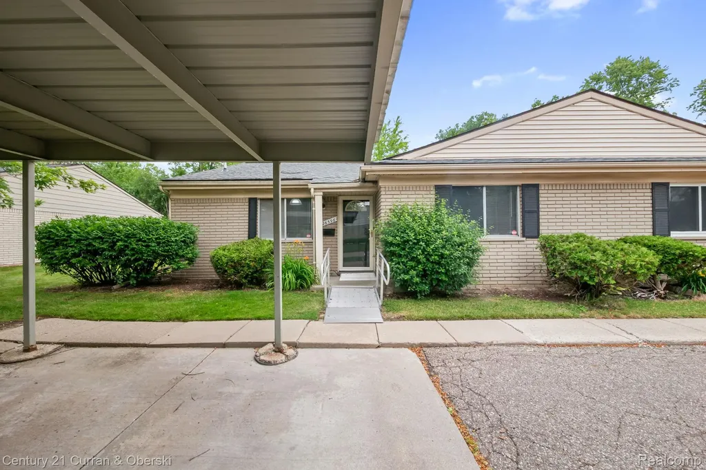 26596 Franklin Pointe Drive Southfield City MI 48034