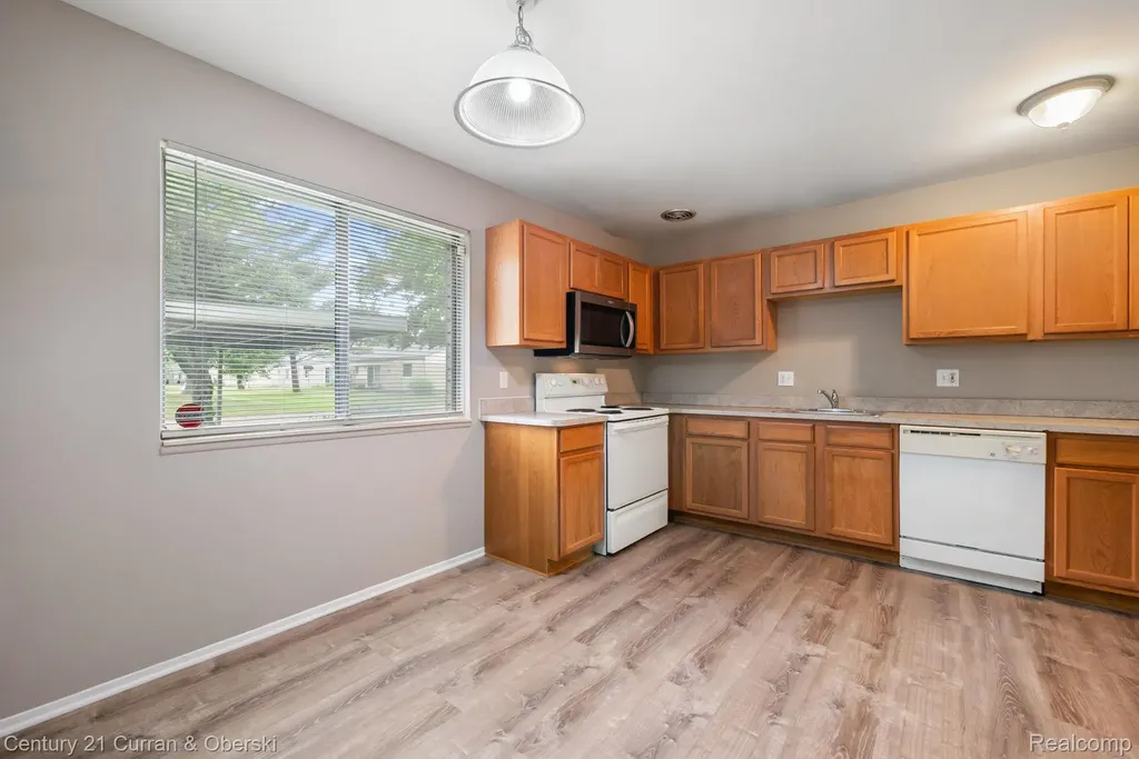 26596 Franklin Pointe Drive Southfield City MI 48034