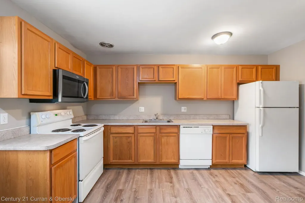 26596 Franklin Pointe Drive Southfield City MI 48034