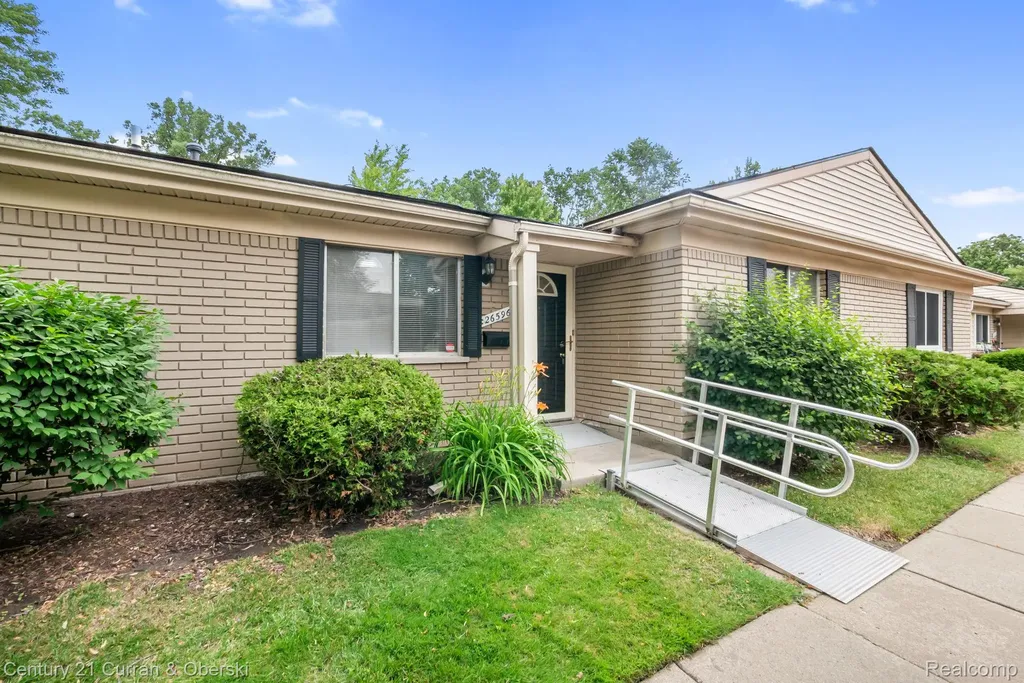 26596 Franklin Pointe Drive Southfield City MI 48034