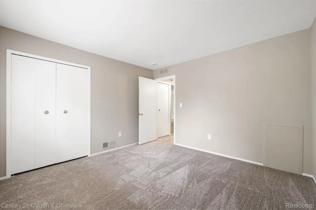 26596 Franklin Pointe Drive Southfield City MI 48034