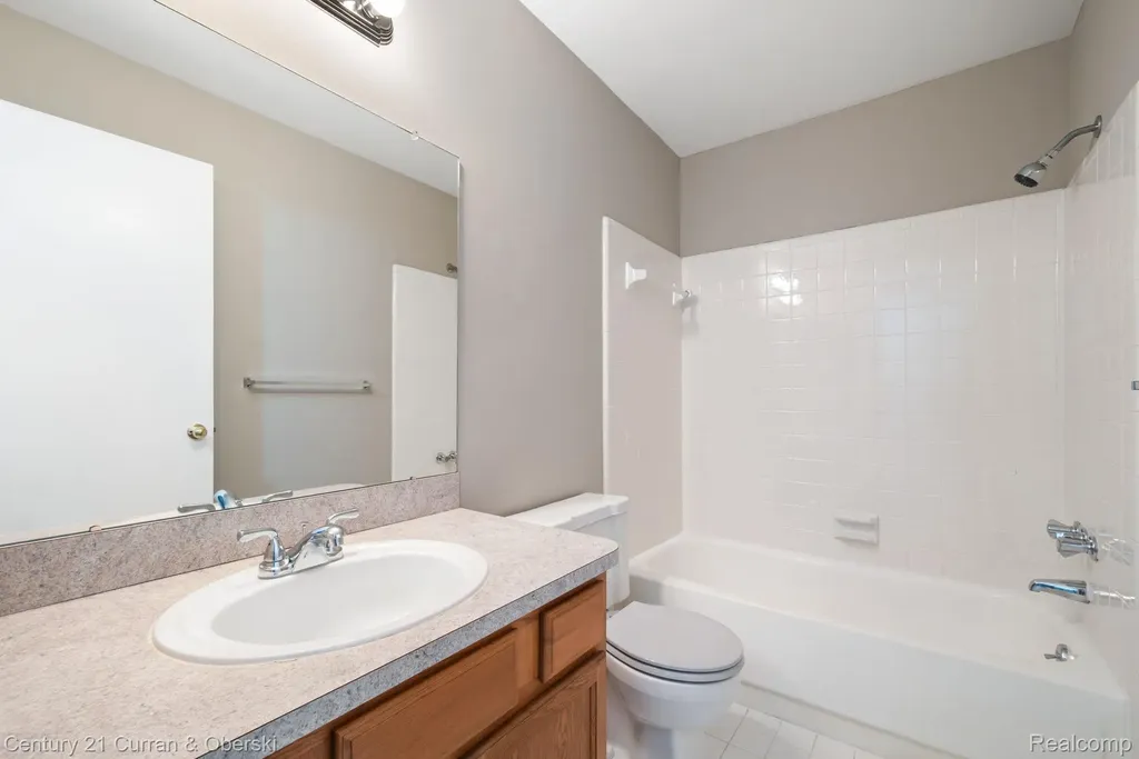 26596 Franklin Pointe Drive Southfield City MI 48034