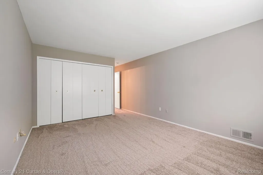 26596 Franklin Pointe Drive Southfield City MI 48034