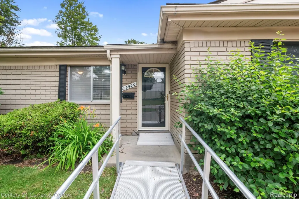 26596 Franklin Pointe Drive Southfield City MI 48034