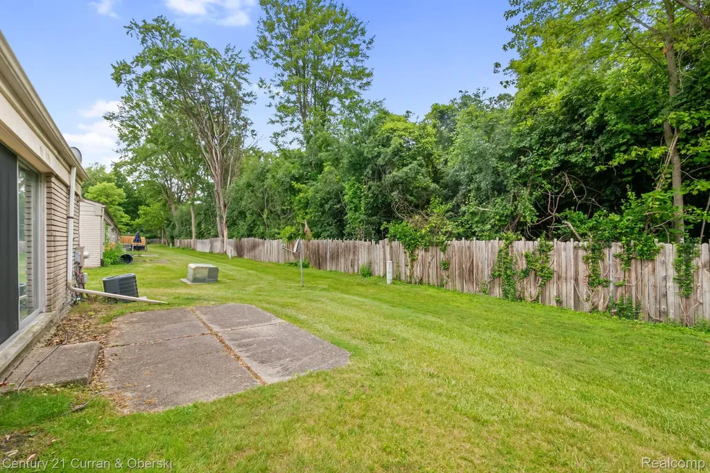 26596 Franklin Pointe Drive Southfield City MI 48034