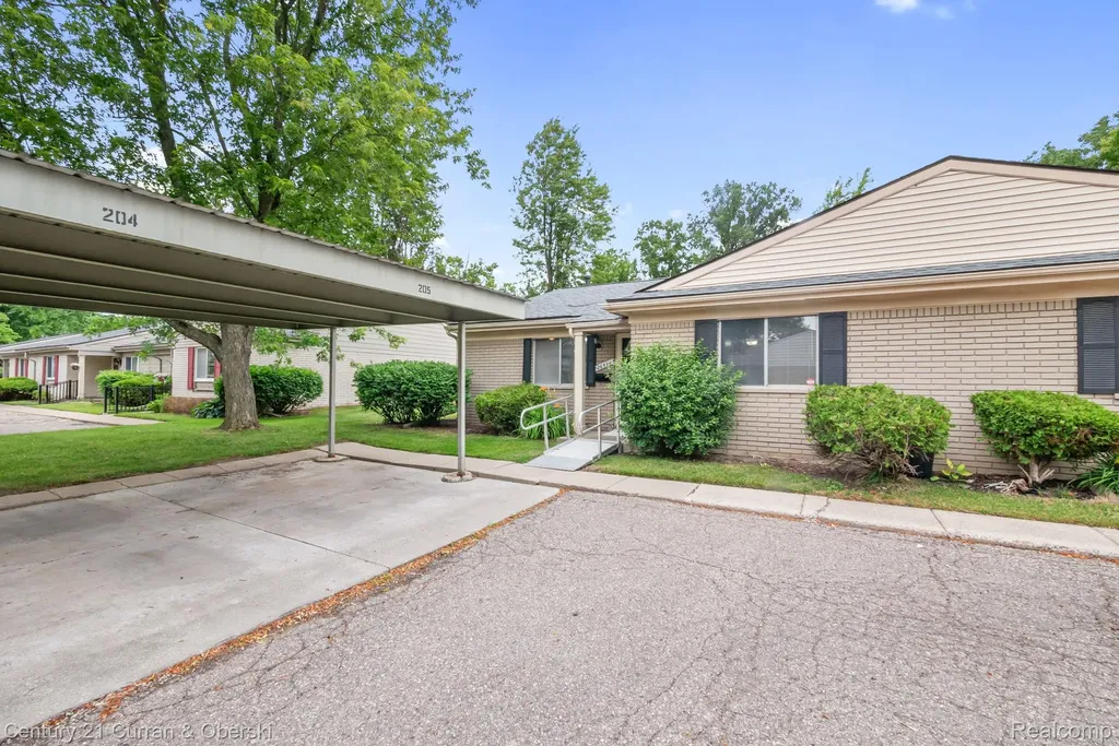 26596 Franklin Pointe Drive Southfield City MI 48034